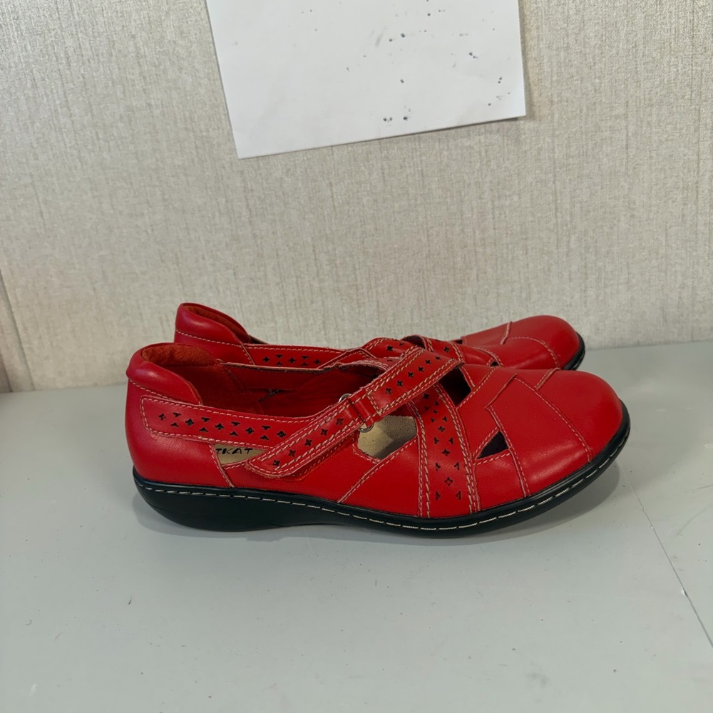 Red‎ Women's Casual Shoes